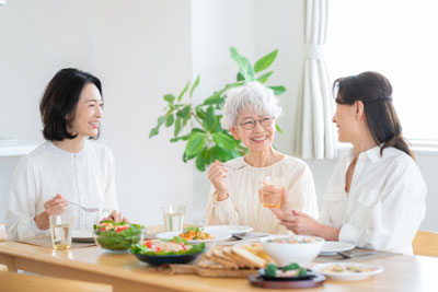 年をとっても、大切な人と一緒にご飯を食べに行きたい。 年をとっても、大切な人と一緒にご飯を食べに行きたい。