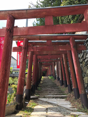 霊場高野山・清高稲荷大明神