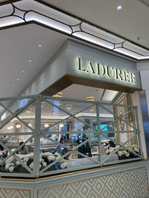 日比谷ラデュレ