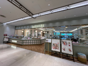 日比谷ラデュレ